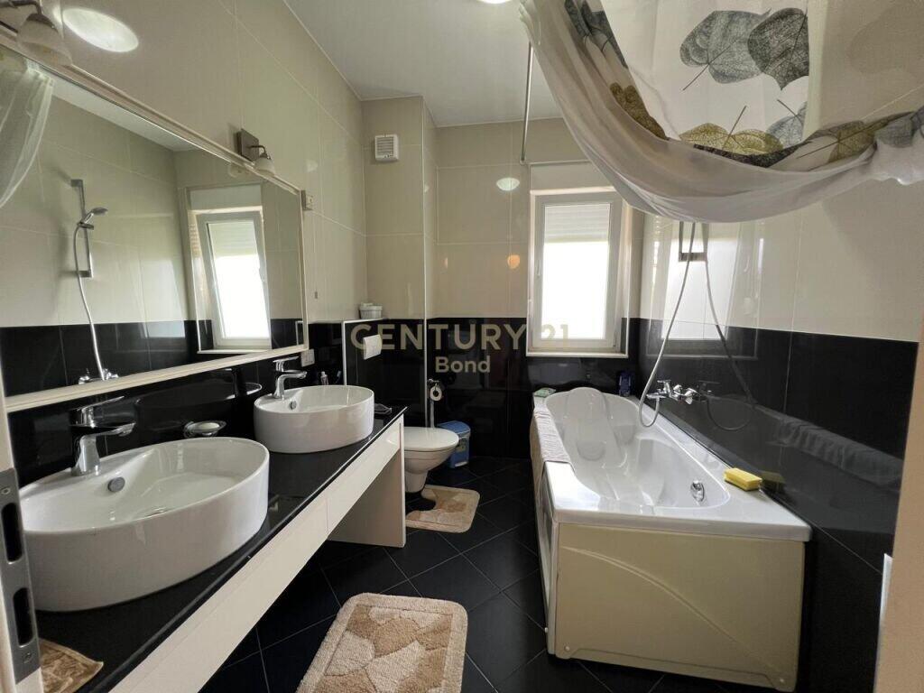 Jepet me qira Apartament 2+1+2 + Garazh