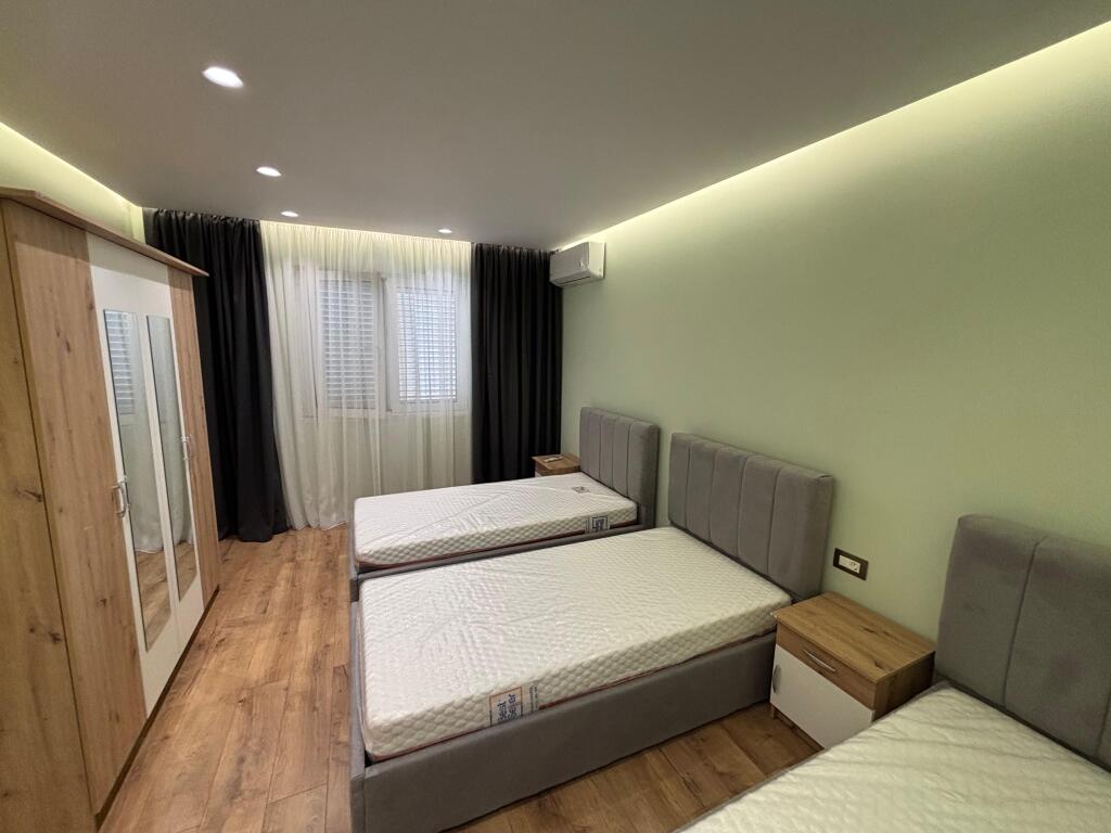 Affittasi Appartamento 2+1+1 con Balcone