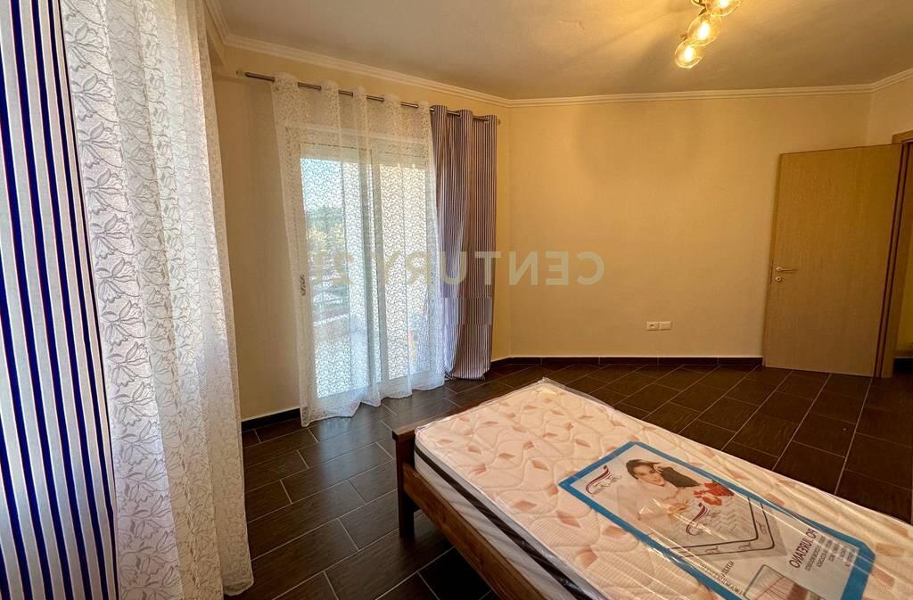Appartamento in affitto 2+1+2, vicino ai Palazzi Çabej