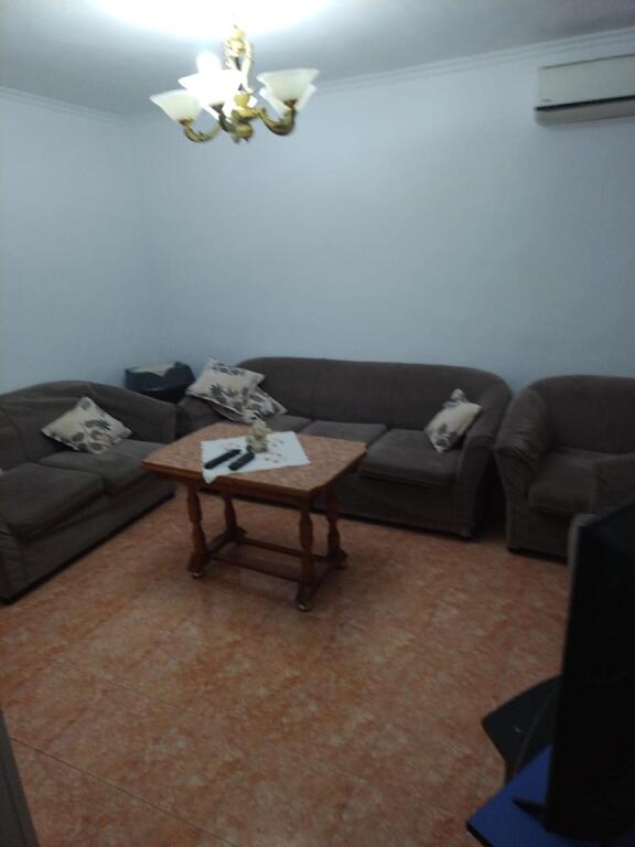 2+1, arredato, via karl gega stazione ferroviaria, prezzo 500 euro