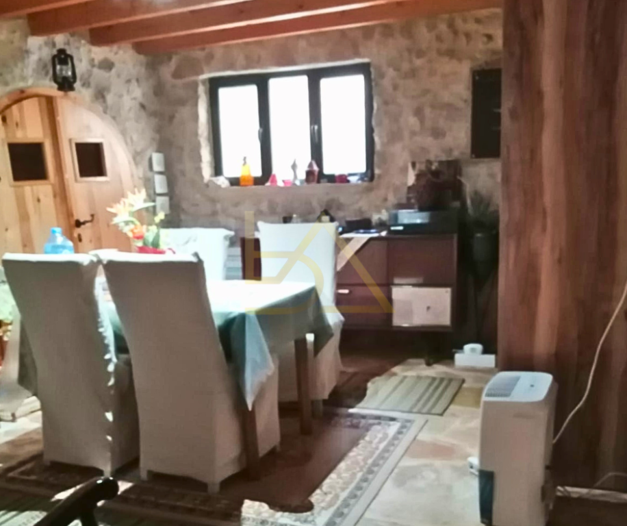 Villa in Pietra su Due Piani in Vendita – Vuno, Sarandë