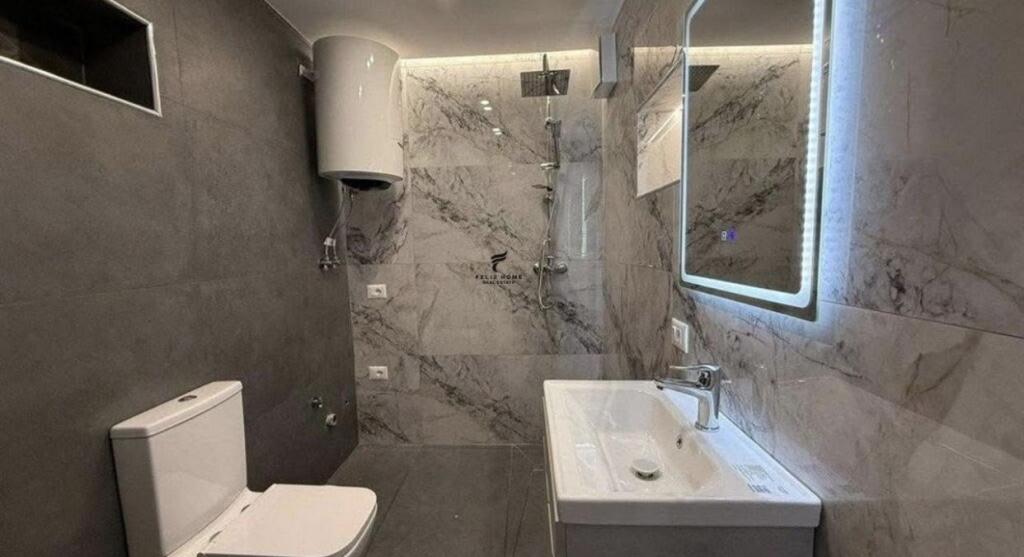 UFFICIO IN AFFITTO 45 M2 VIA ELBASAN 650 EURO