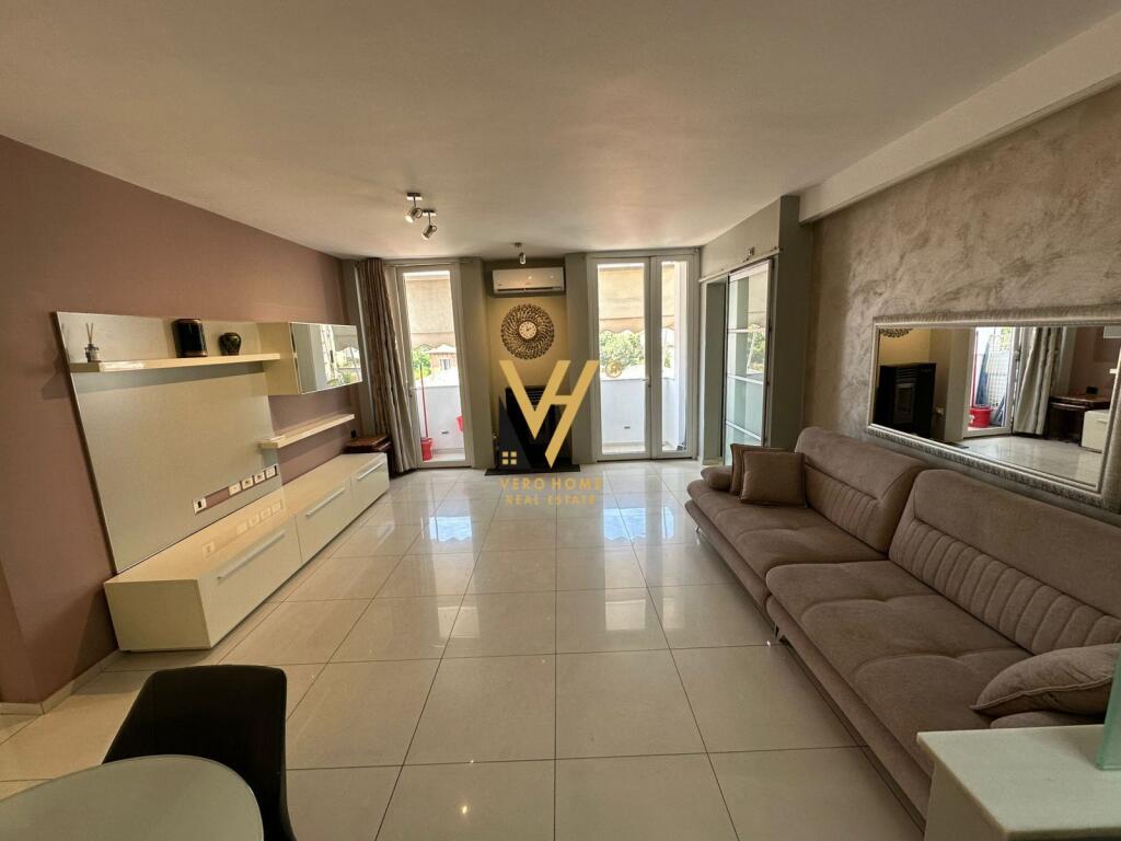 JEPET APARTAMENT 3+1 ME QIRA TE PAZARI I RI 70.000 LEKE
