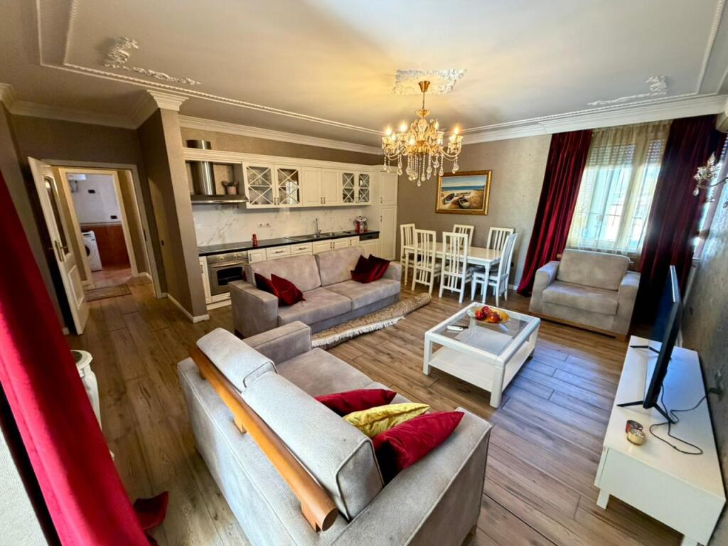 ✨ Shitet Apartament  📍 Bllok 💶 Çmimi: 385,000 €