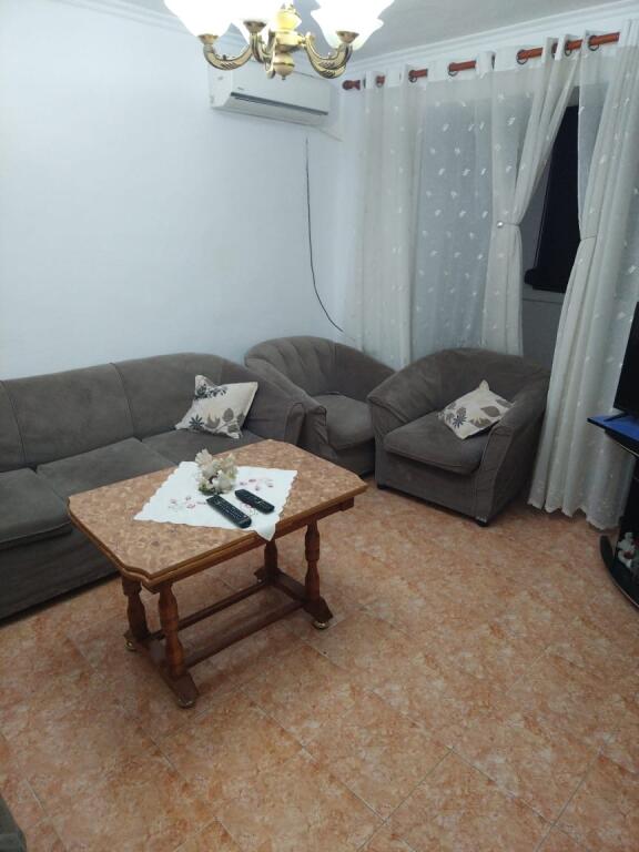 2+1, arredato, via karl gega stazione ferroviaria, prezzo 500 euro