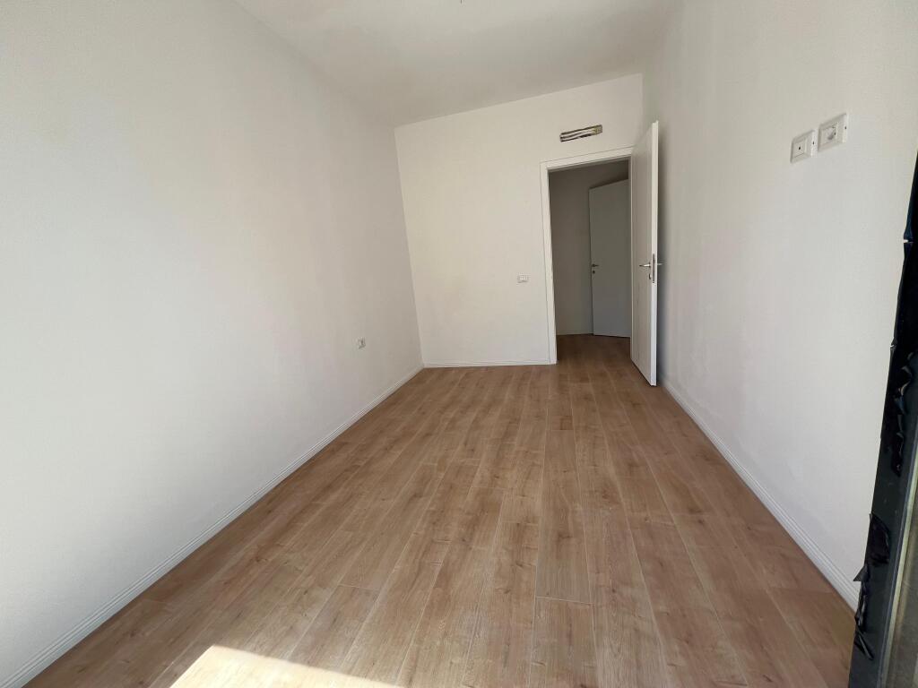 Shitet , Apartament 1+1, Liqeni i Thatë