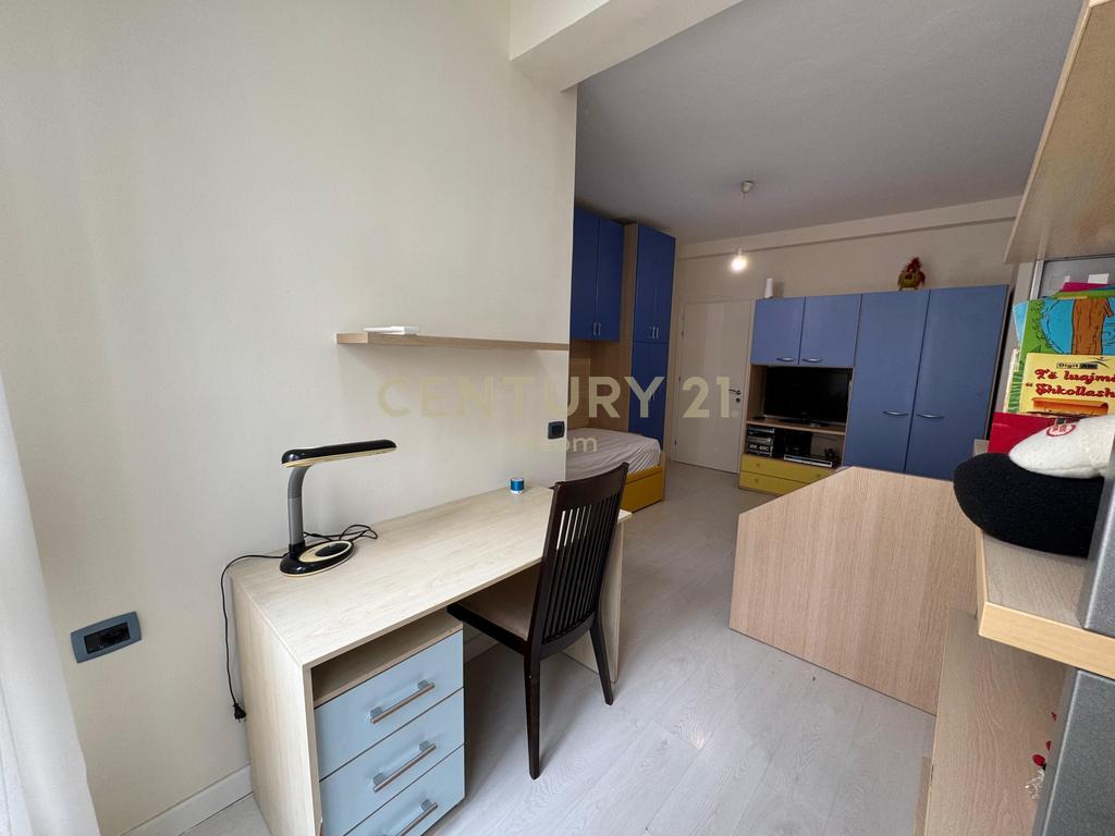 RENT, APARTMENT 2+1+PARKING, PARIS COMMUNE!