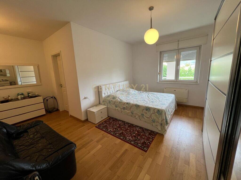 Jepet me qira Apartament 2+1+2 + Garazh