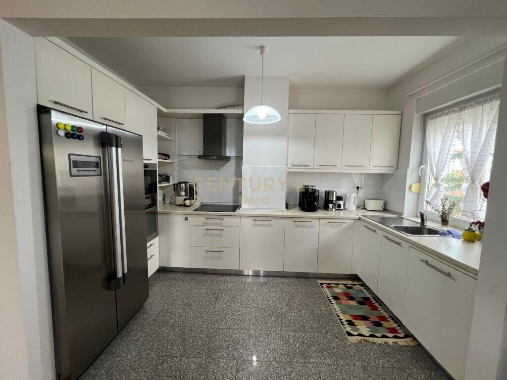 Jepet me qira Apartament 2+1+2 + Garazh