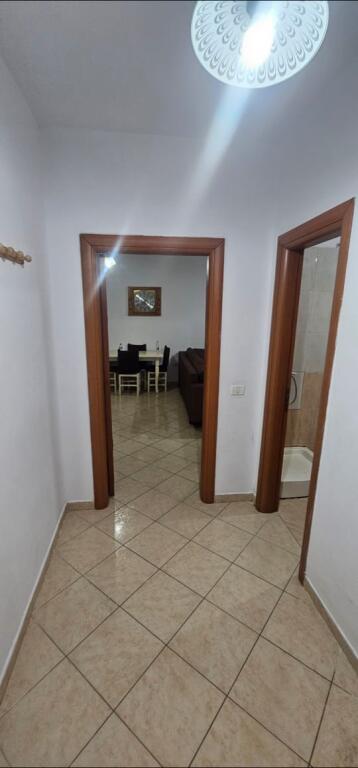 🏢Ne zonen e Yberishtit,Rruga 3 Deshmoret,perballe Kmy-s shitet apartament 1+1, 110,000 EURO
