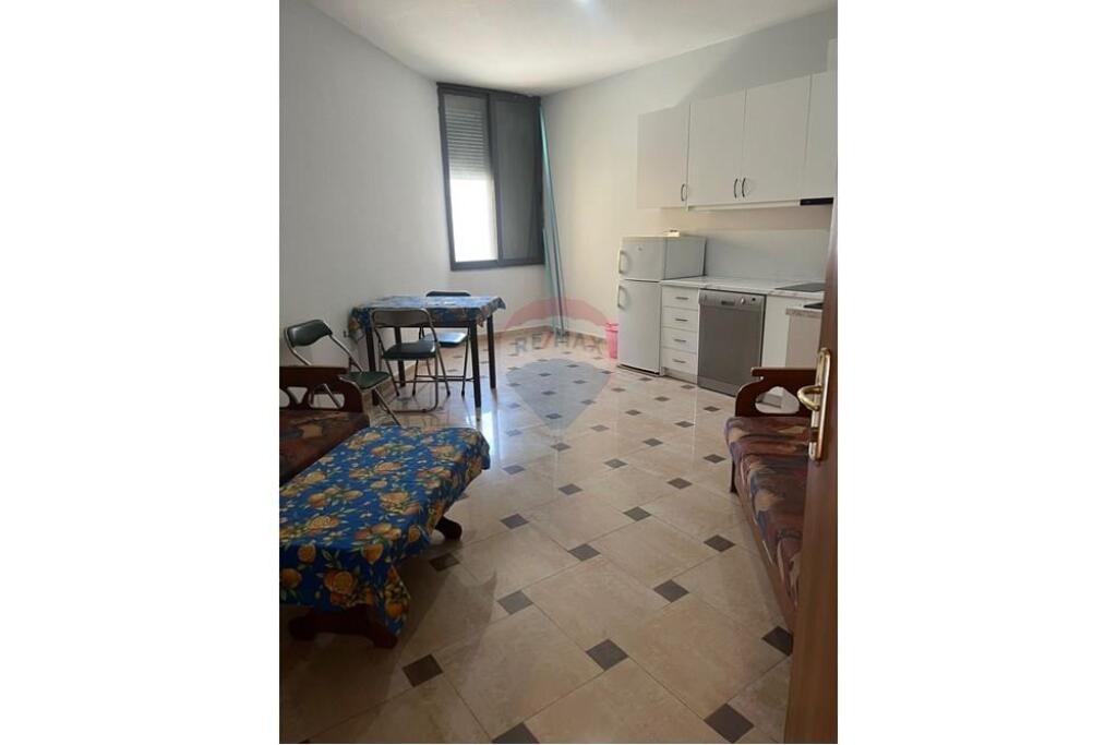 Affittasi appartamento spazioso (2+1), Via Frang Bardhi !
