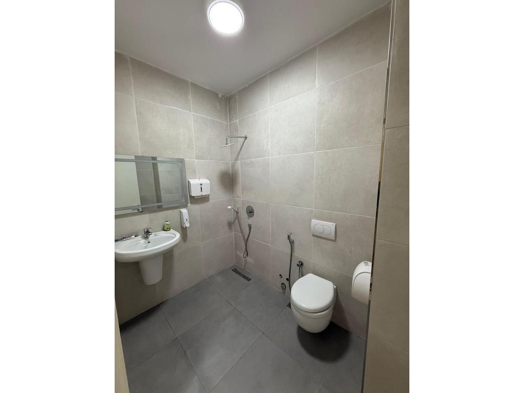 Appartamento 2+1+2 in Affitto in Via Barrikadave, Tirana