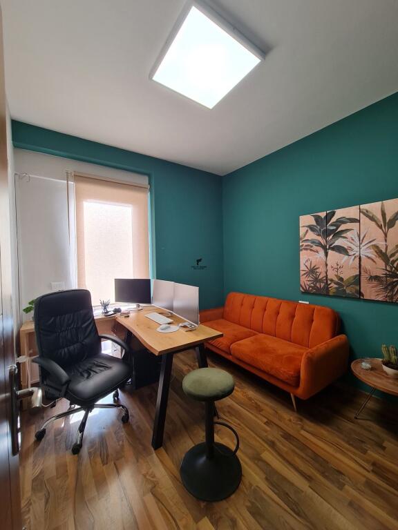 UFFICIO IN AFFITTO 150 M2 21 DICEMBRE 1500 EURO