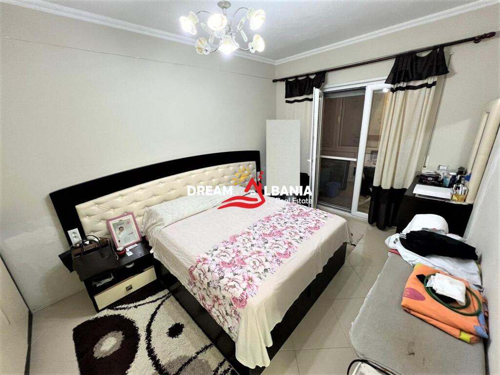 Apartament 1+1 me qera ne Fresk prane Restorant Qesarakes ne Tirane ID (42111237)