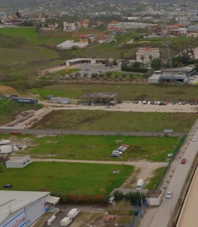 Land+warehouse for sale Tr-Dr Highway