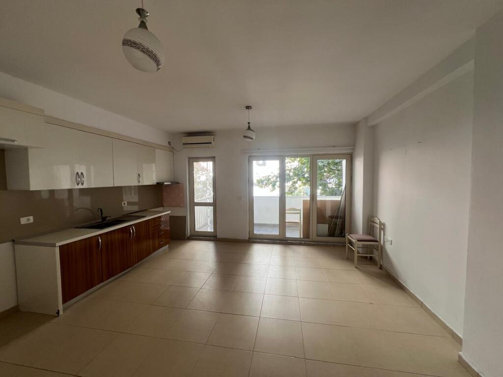 2+1+2 For Rent, Near Grand Gallery, Yzberisht