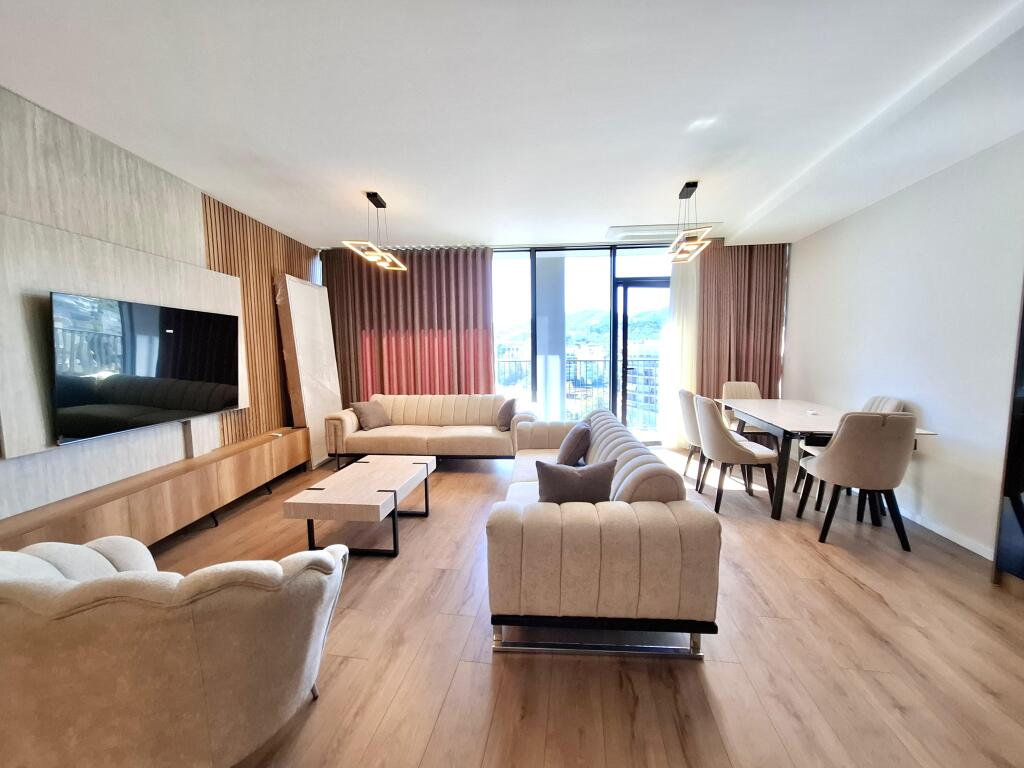Appartamento in affitto a Lake View Residence/ Lago di Tirana (127m2) prima volta in affitto🔥🔥1800 euro