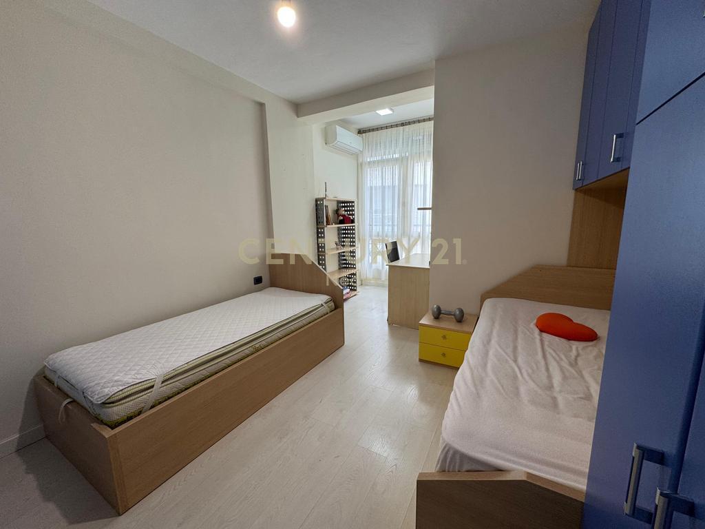 RENT, APARTMENT 2+1+PARKING, PARIS COMMUNE!