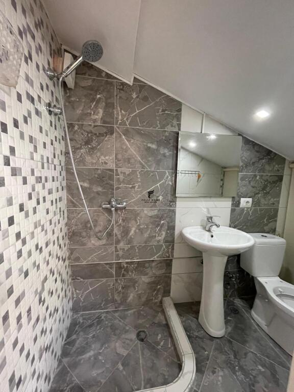 SHITET APARTAMENT 2+1 RRUGA E DIBRES 9.900.000 LEKE