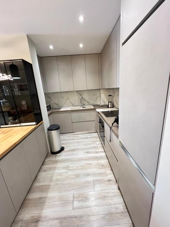 ✨ Apartment for Rent at Komuna e Parisit ✨