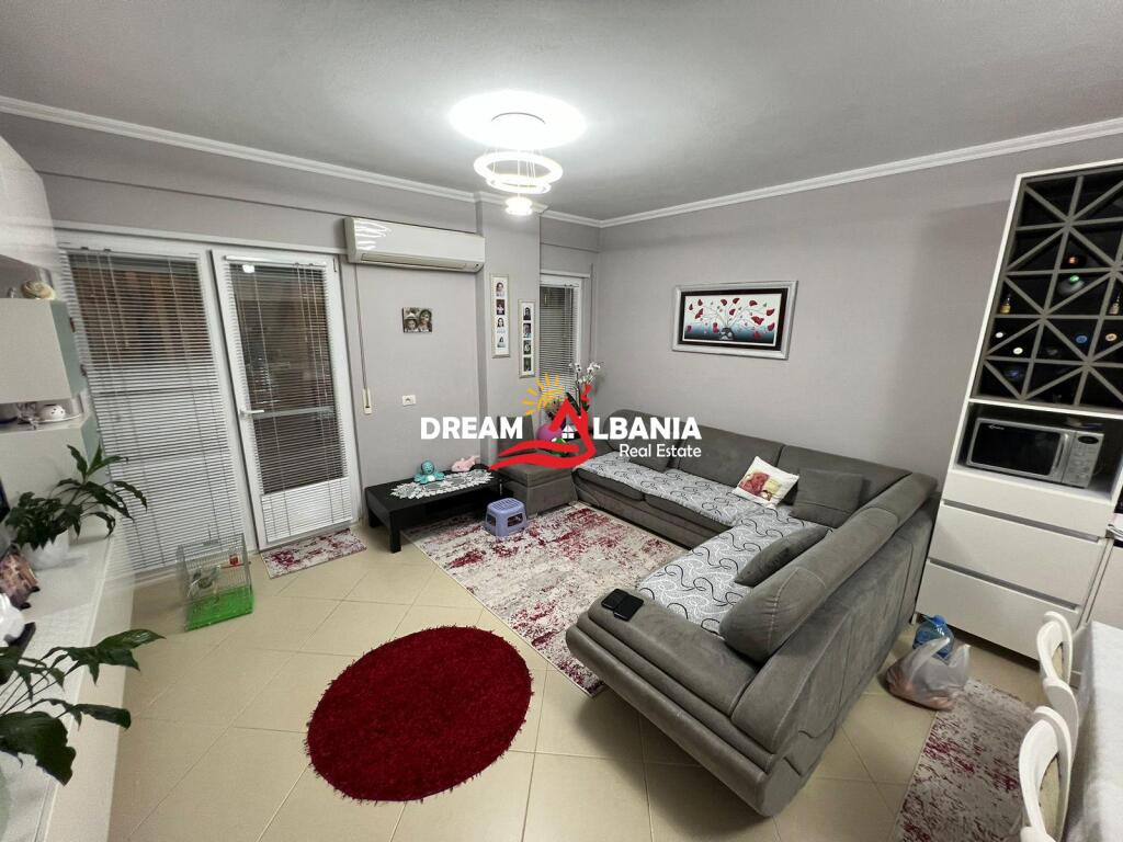 Apartament 1+1 me qera ne Fresk prane Restorant Qesarakes ne Tirane ID (42111237)