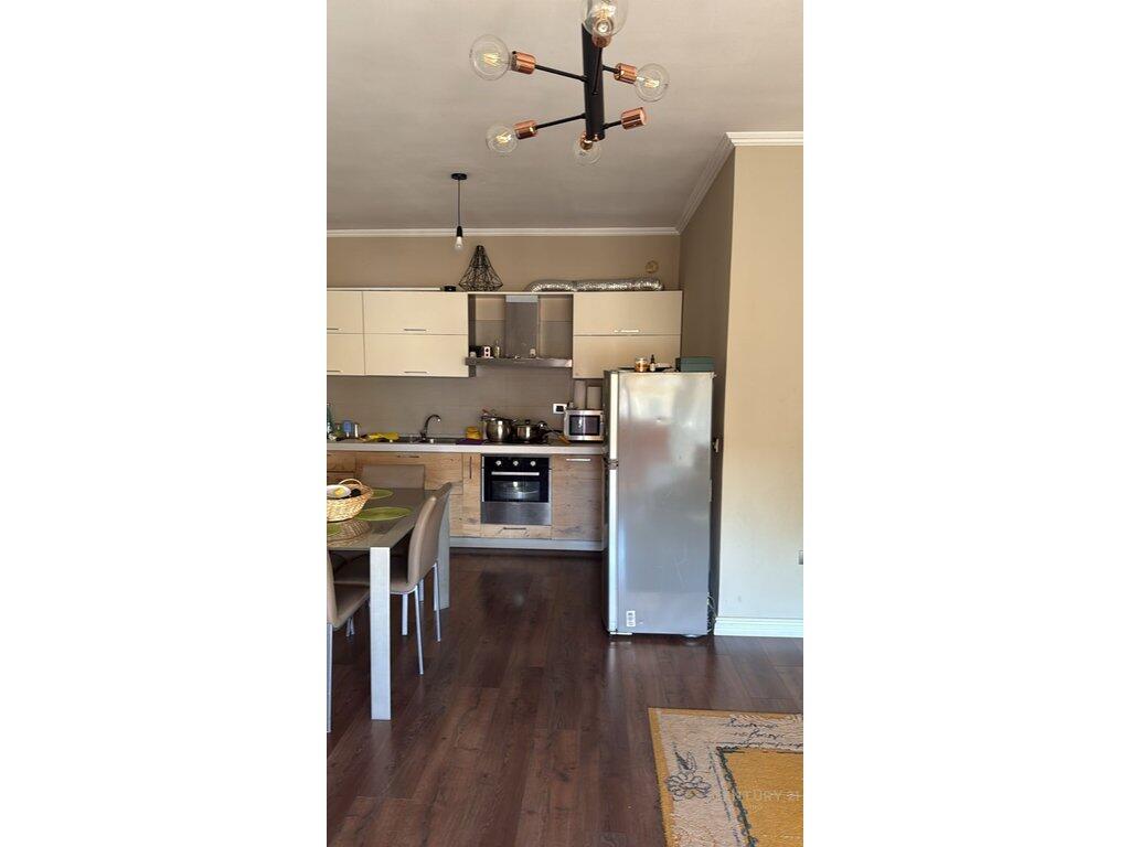 SHESIM APARTAMENT 1+1 PERBALLE MATERNITETIT TE RI!