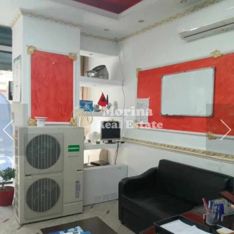 Affitto, Locale Commerciale, a 21 Dhjetori, Prezzo 450 Euro/Mese
