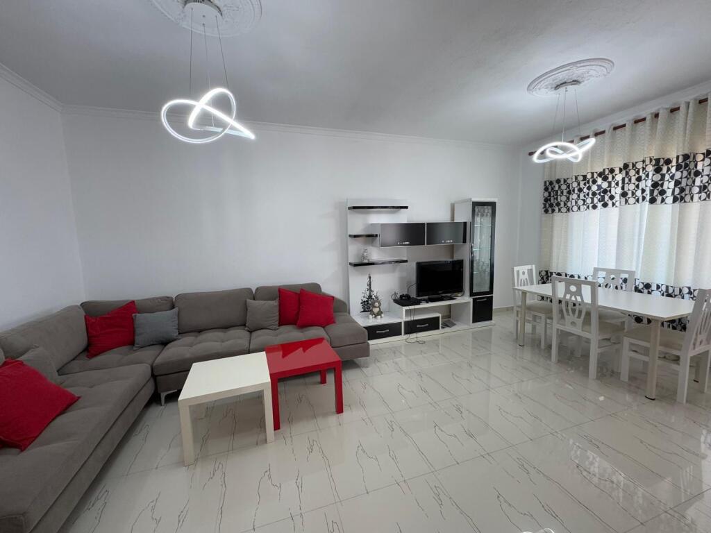 🏠Nella zona di Sauk, vicino al Club Cinco Cavalli, si affitta il terzo piano di una villa 2+1, arredato 60.000 Leke