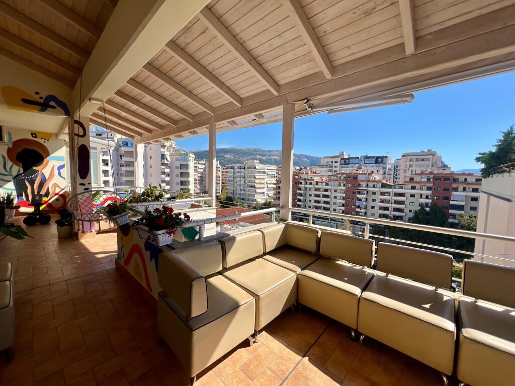 Penthouse Per Shitje Ne Bulevardin Vlore - Skele