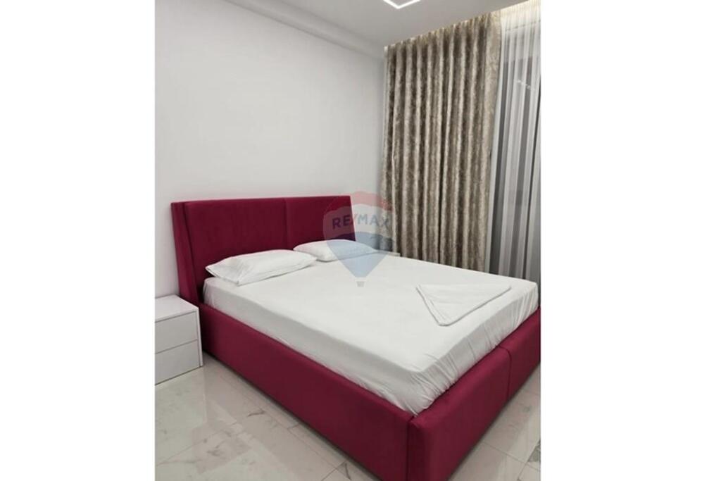 Jepet Apartament 1+1 me Qira te Kodra e Diellit