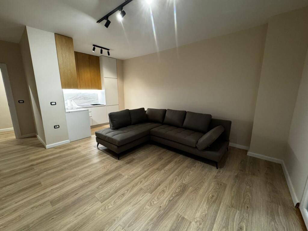 🏡 Jepet me Qira Apartament 1+1 – Kodra e Diellit (pranë Big Market)