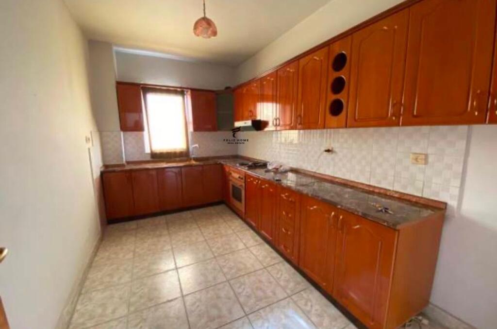 APPARTAMENTO IN AFFITTO 2+1 COMUNE DI PARIGI 450 EURO