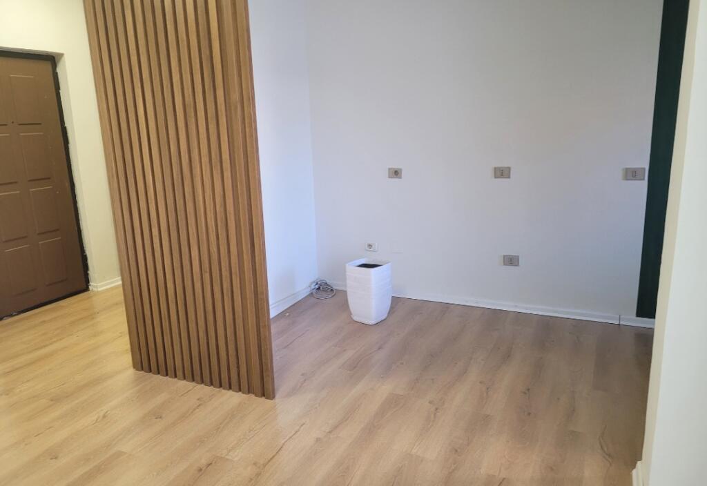 Jepet me qera apartament  1+1 sheshi willson