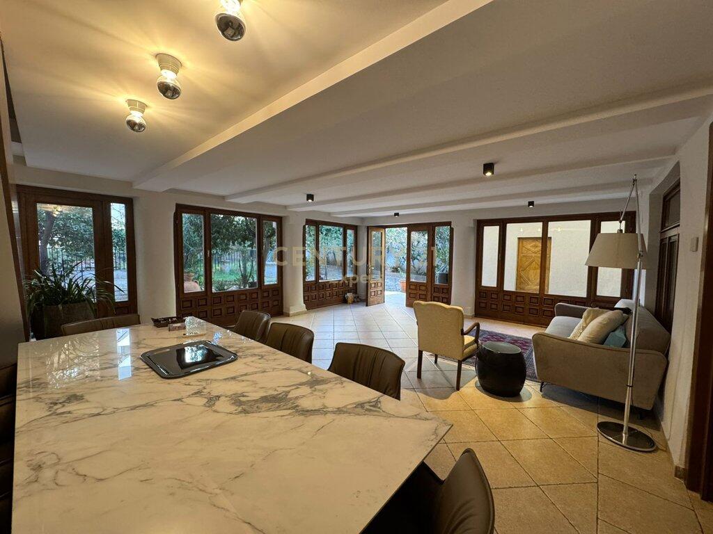 Villa with Yard for Rent in the Center of Tirana – Beginning of “Zogu i Parë” Boulevard