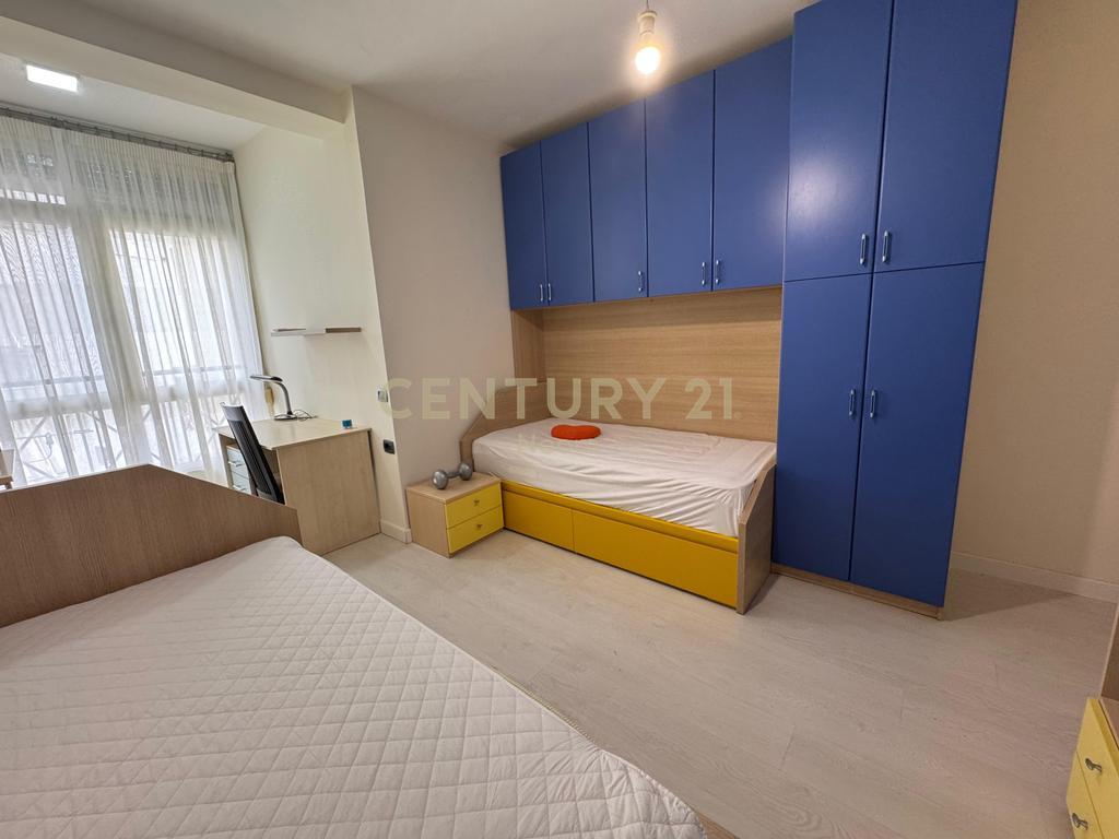 RENT, APARTMENT 2+1+PARKING, PARIS COMMUNE!