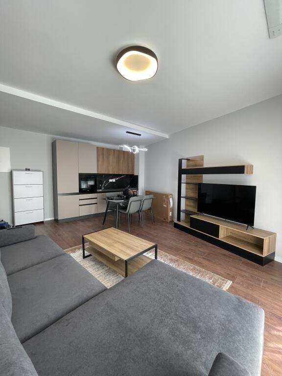 Appartamento 1+1 con parcheggio in affitto a Lake View