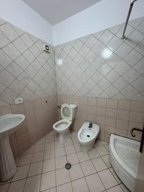 Affitto appartamento 2+1 con 2 bagni, Astir