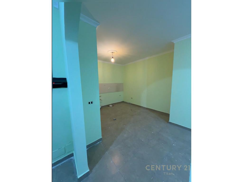 Shitet Apartament 2+1 Në Astir 125,000 €
