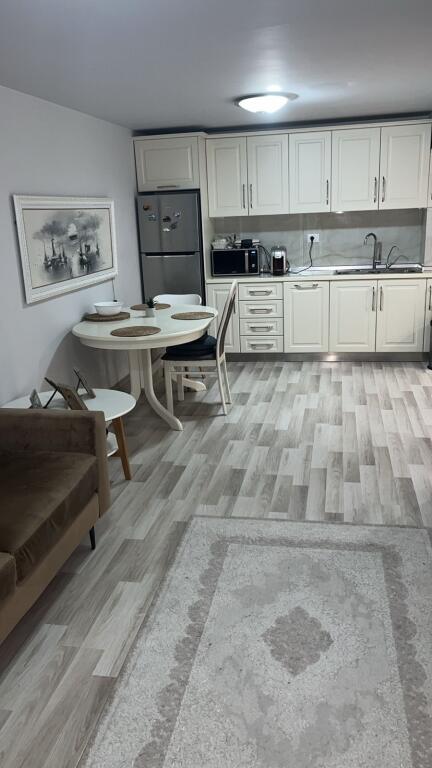 Apartament 2+1+depo tek Kodra e Diellit, Big Market
