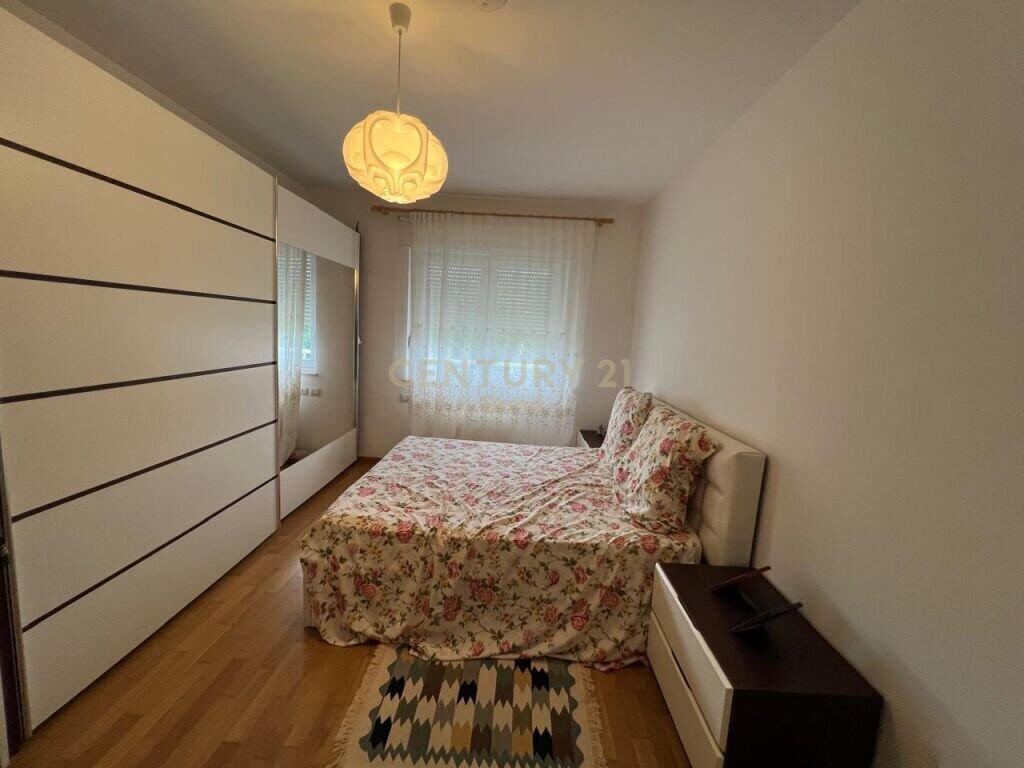 Jepet me qira Apartament 2+1+2 + Garazh