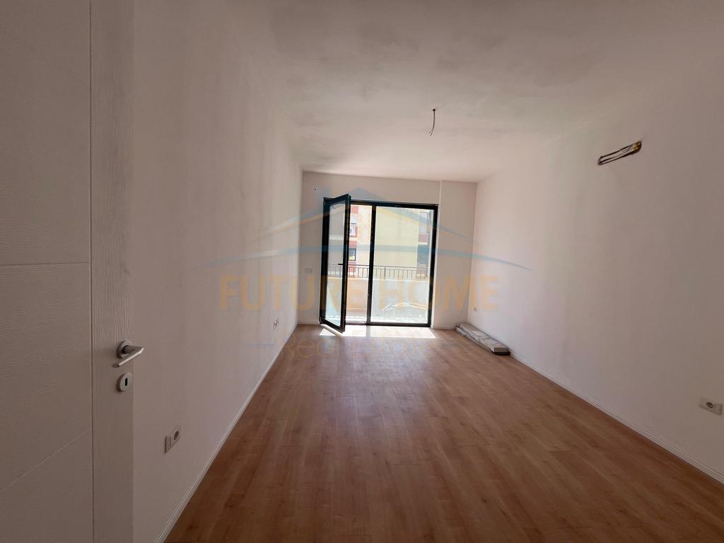 SHITET APARTAMENT 1+1, LIQENI THATE
