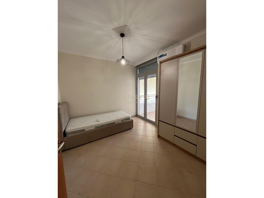 Appartamento 3+1+2 in Affitto a Fresku, Tirana 600 € /Mese