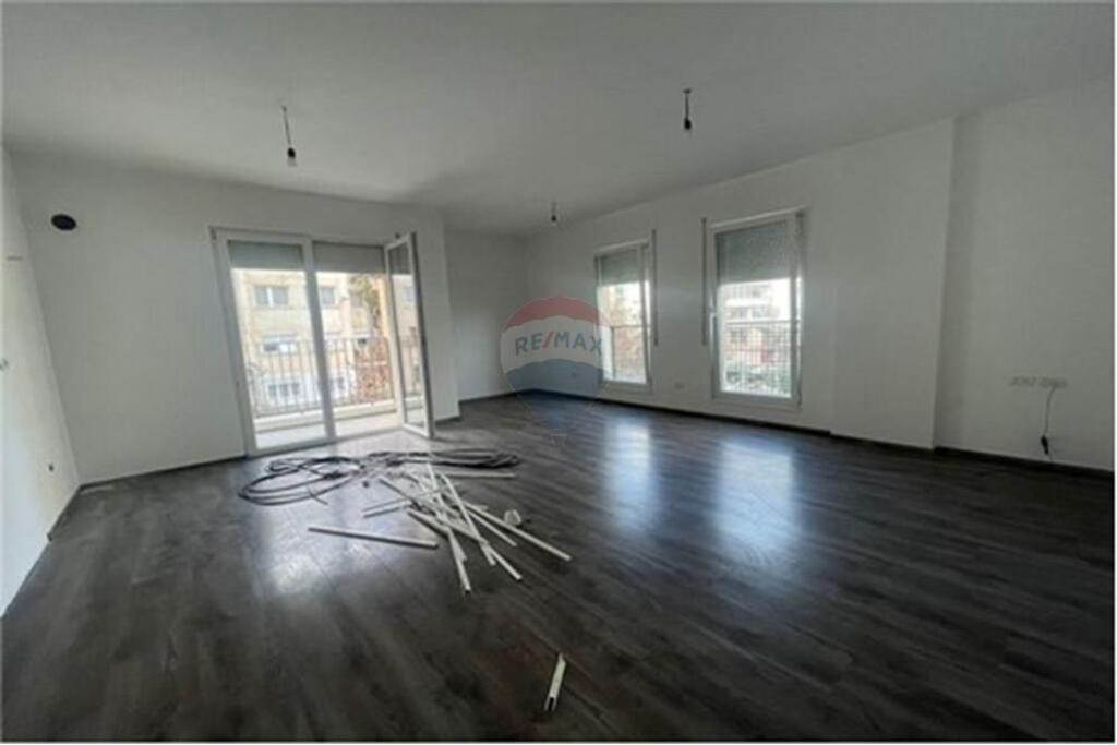 FOR RENT 2+1 APARTMENT FOR OFFICES