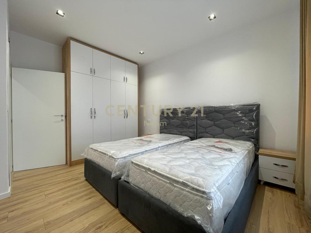 AFFITTASI PIANO DI UNA VILLA A KOMBINAT! 500 € /Mese