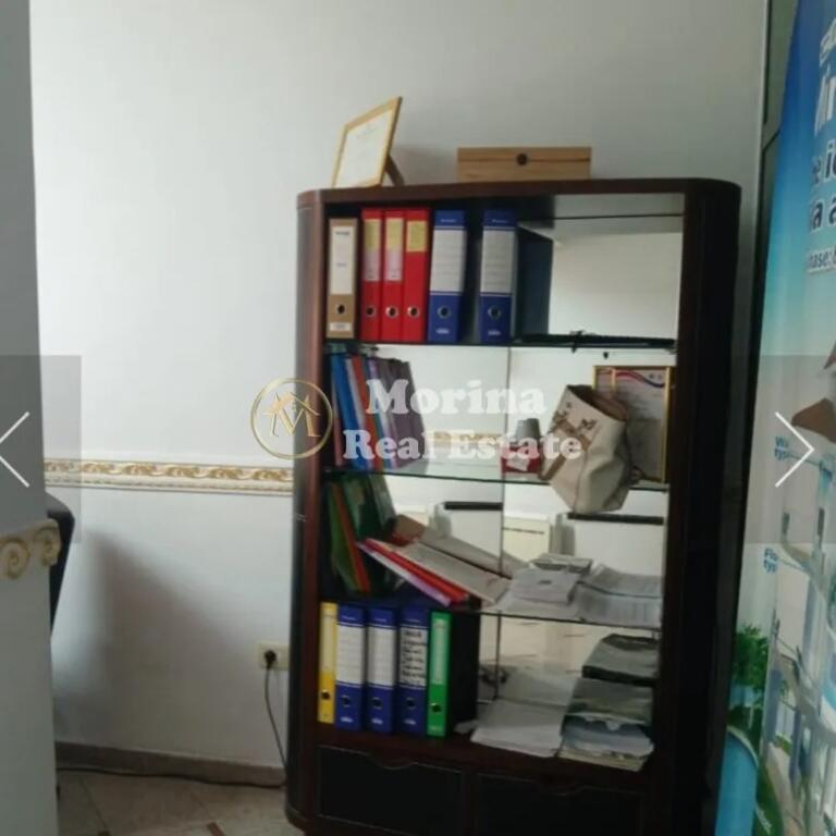 Affitto, Locale Commerciale, a 21 Dhjetori, Prezzo 450 Euro/Mese