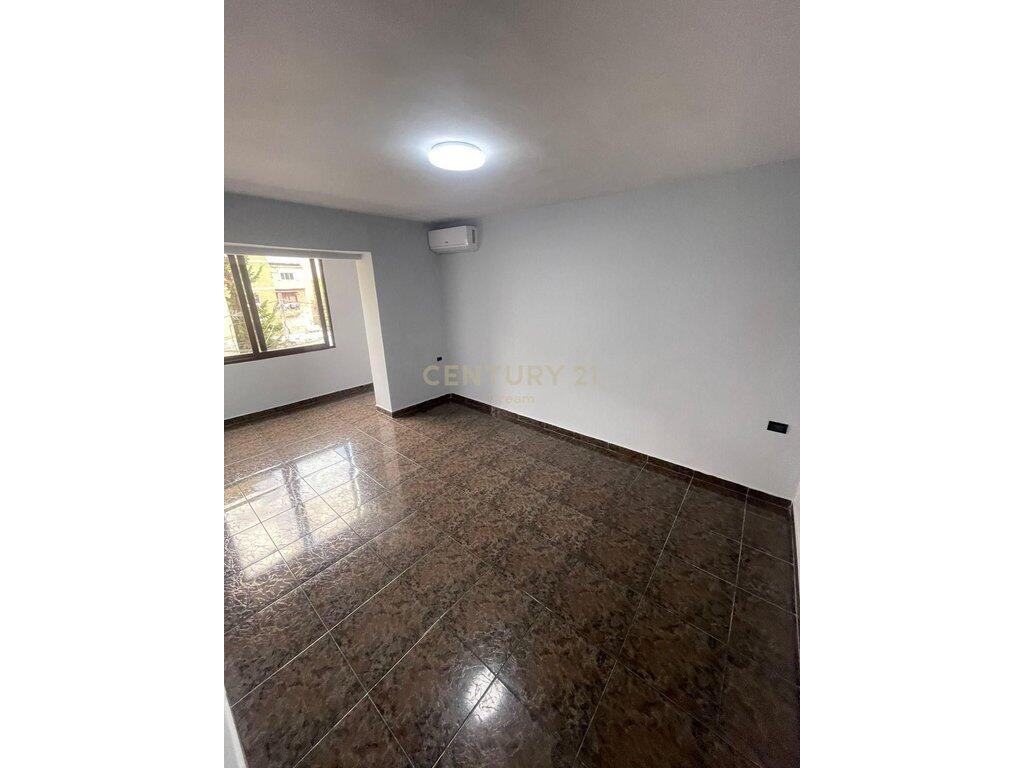 AFFITTASI APPARTAMENTO 1+1 IN VIA FORTUZI!!!