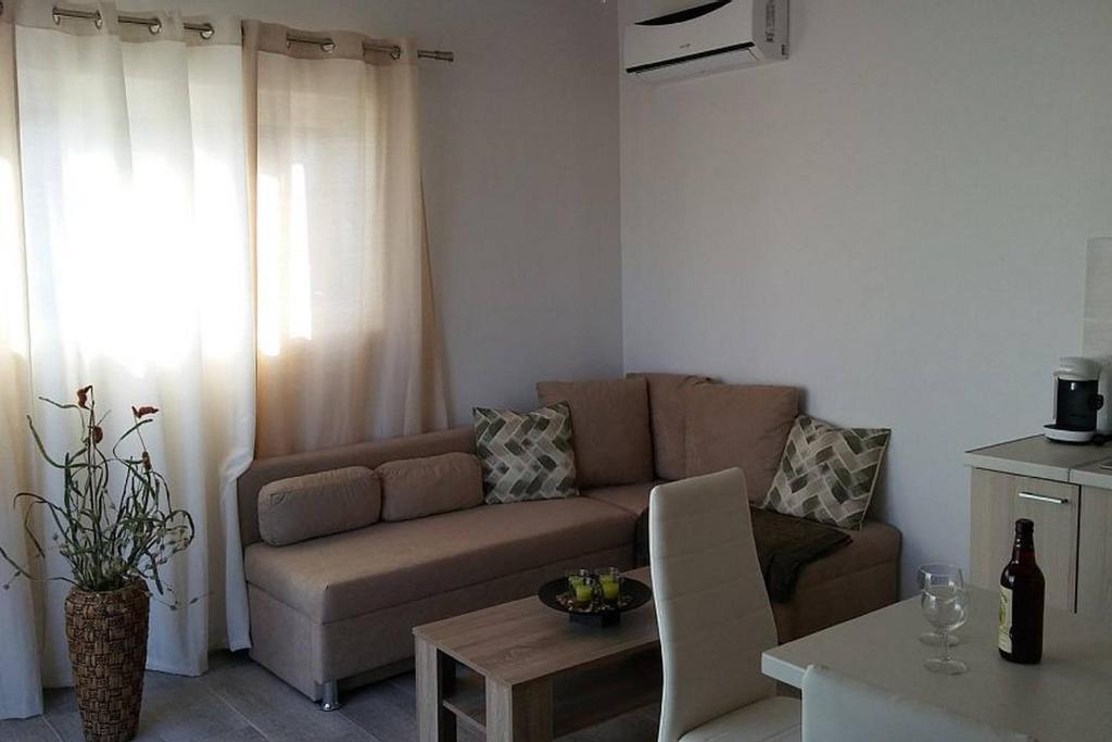 Apartament Me Qera 1+1 ne Astir (ID B2101277) Tirane