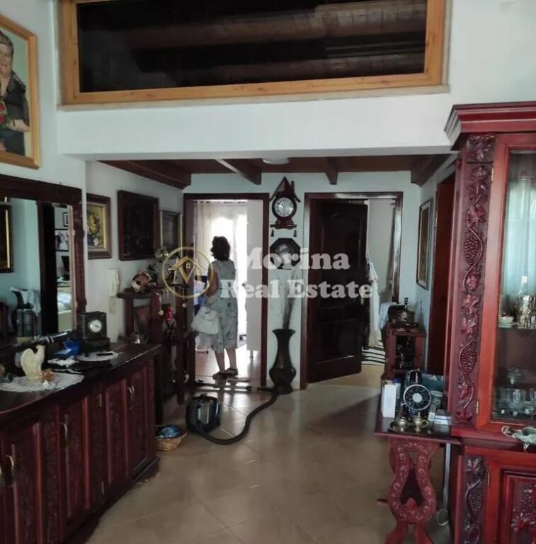 Shitet Vile 4 kateshe, te Rruga Hoxha Tahsim, 1000000 Euro