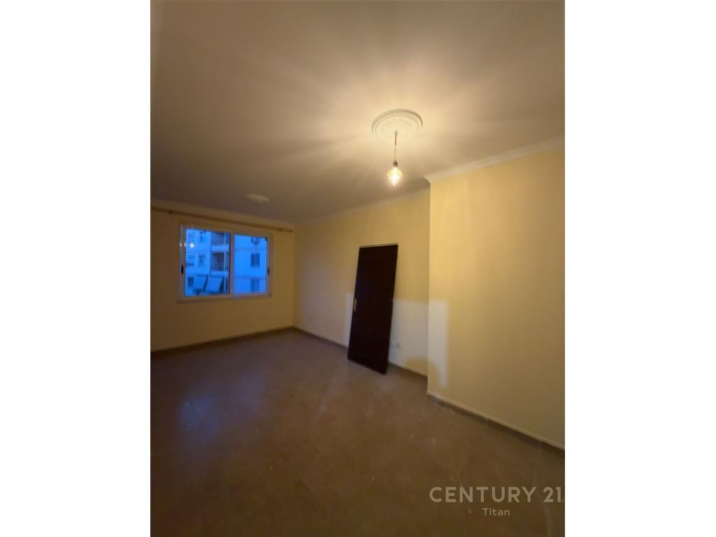 Shitet Apartament 2+1 Në Astir 125,000 €