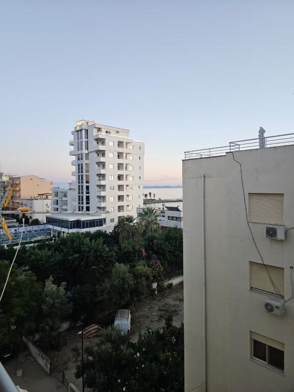 AFFITTASI APPARTAMENTO 1+1 IN SPIAGGIA, VICINO ALL'HOTEL ADRIATIK